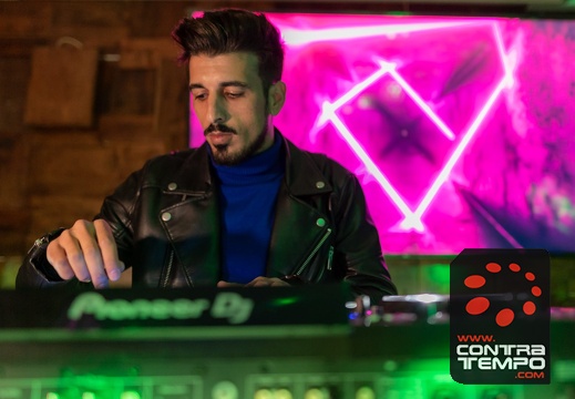 040- ACF5830(ANDRE FRIAS(c)CONTRATEMPO.COM)