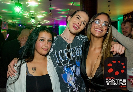 010- VL15459(ANDRE FRIAS(C)CONTRATEMPO.COM)