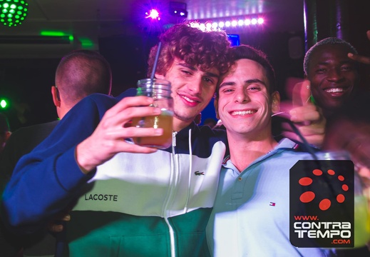 143- VL15468(ANDRE FRIAS(C)CONTRATEMPO.COM)