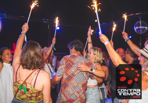 073-2451-RFM-Beach-Power Veronica Lalanda