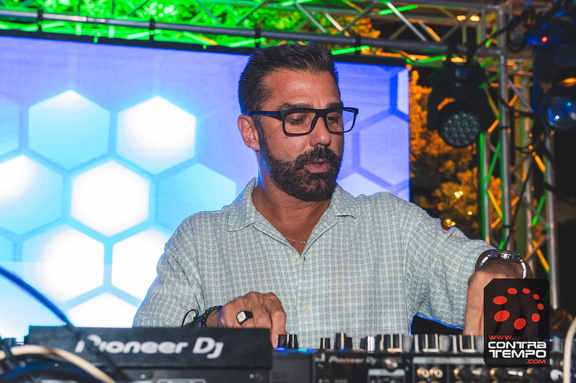 057  ACF1957 ANDRE FRIAS(c)CONTRATEMPO.COM